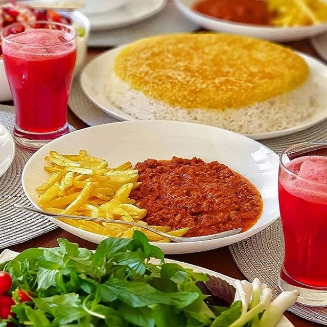 بیج بیج با گوشت چرخ کرده به روش گیلانیها