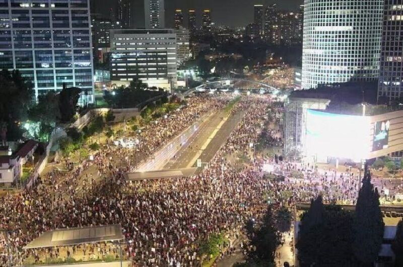 Médias israéliens : 750 000 Israéliens ont manifesté contre Netanyahou