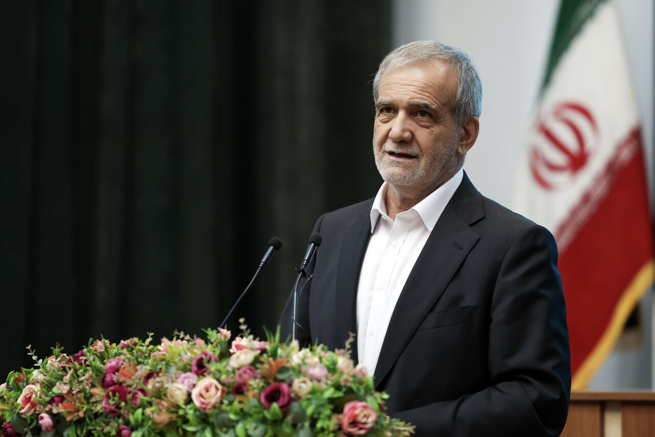 پزشکیان: موانع اداری را از پیش پای تعاونیها بر میداریم/ فقط حرف نمیزنیم، عمل میکنیم پزشکیان: موانع اداری را از پیش پای تعاونیها بر میداریم/ فقط حرف نمیزنیم، عمل میکنیم