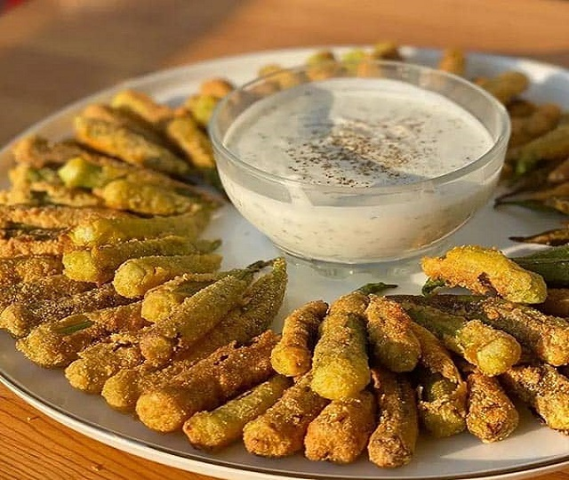طرز تهیه بامیه سوخاری با سس مخصوص در ۷ مرحله