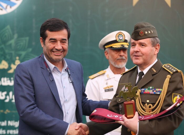 اهدای نشان سفیر افتخاری چوگان به دنیامالی + فیلم و عکس