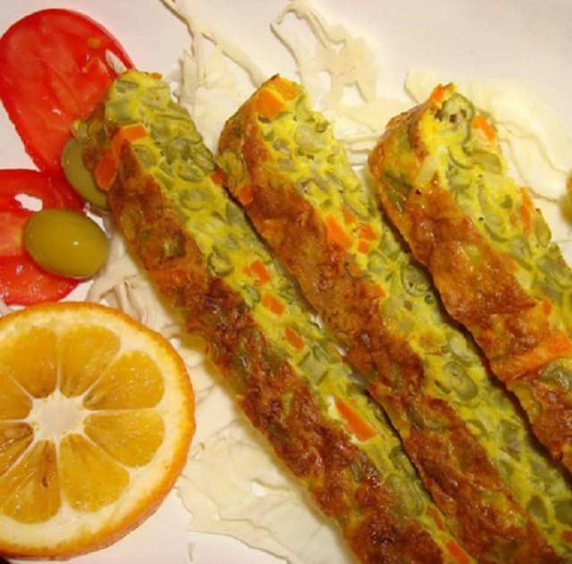 طرز تهیه کوکو لوبیا سبز تبریزی مجلسی با پنیر پیتزا