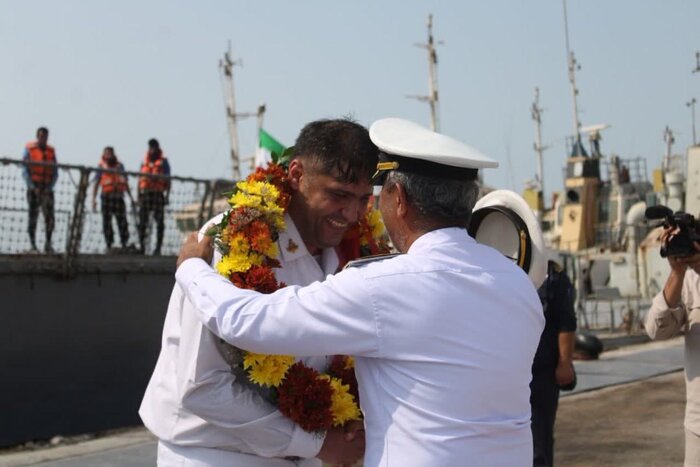 La 98e flotte de l'armée de terre et de la marine retourne en Iran