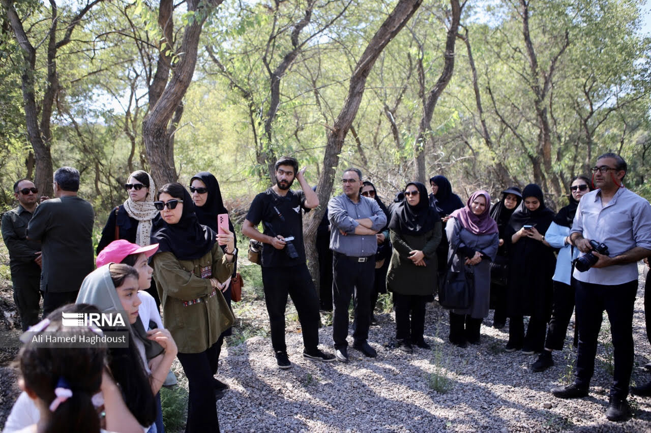 مشارکت مردمی عنصر محوری در حفظ محیط زیست است مشارکت مردمی عنصر محوری در حفظ محیط زیست است