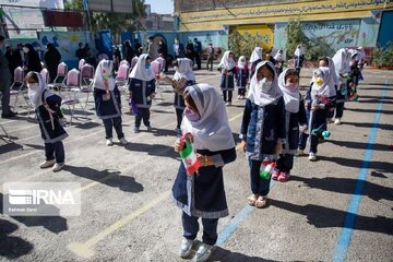 دانش آموزان شهر ری درجشن غنچه‌ها،شکوفه‌ها و جوانه‌ها شرکت می‌کنند