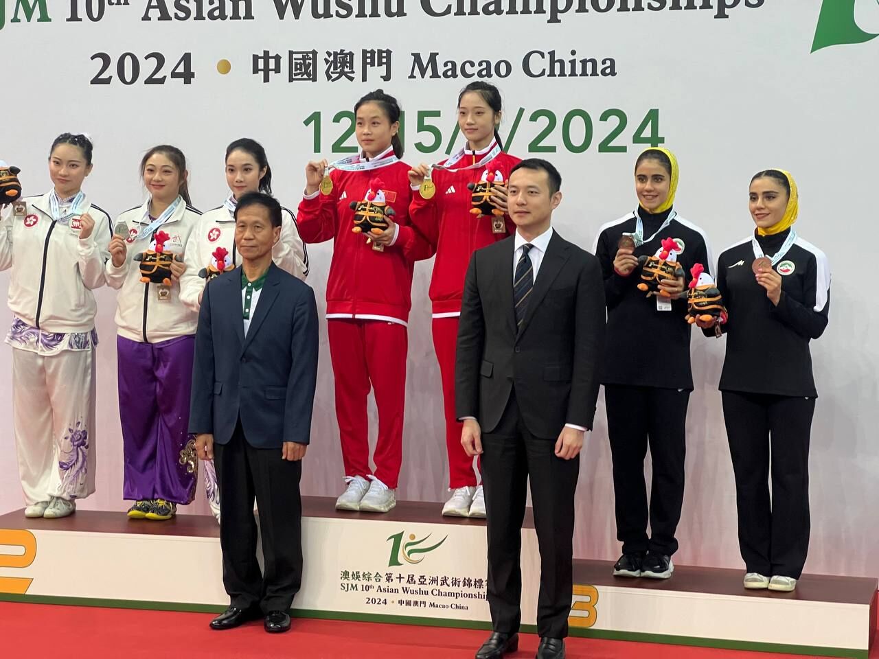 الإيرانية "زهراء كياني" تتقلد ذهبية بطولة الووشو الآسيوية الإيرانية "زهراء كياني" تتقلد ذهبية بطولة الووشو الآسيوية