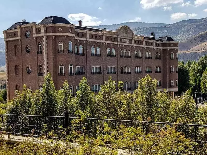 روستای گرهبان کرمانشاه، روستای ایرانی با معماری اروپایی