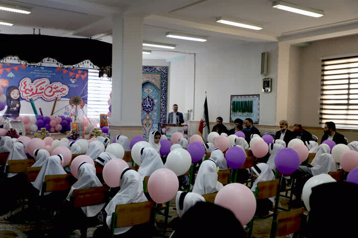 زنگ شکوفهها برای ۳۰ هزار دانشآموز اول ابتدایی استان قم نواخته شد