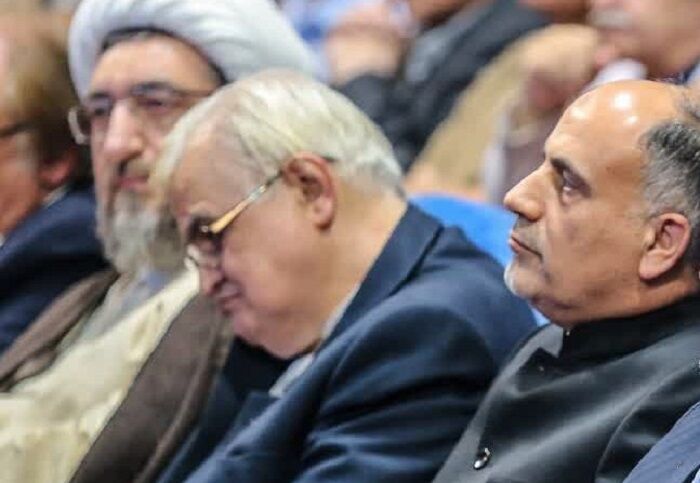 زبان ایرانیان در جهان با شعر درآمیخته است زبان ایرانیان در جهان با شعر درآمیخته است