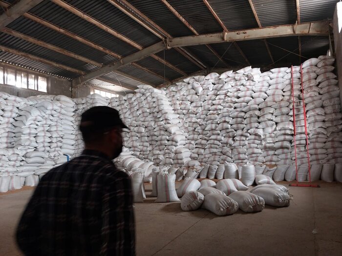 کارگرِ تُهیدست از «نام» و «نان» 2 کارگرِ تُهیدست از «نام» و «نان»