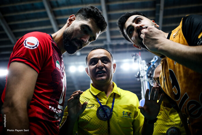 عطایی: از باشگاههای جهان هنوز انصراف ندادهایم/ نمیتوانیم بازیکن کمکی خارجی جذب کنیم