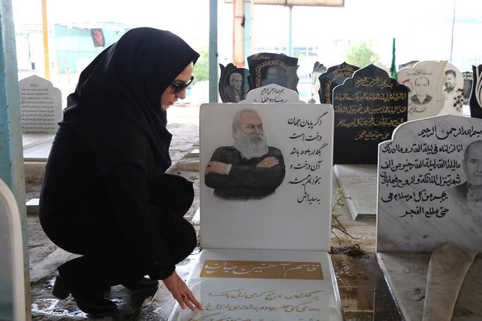 بخش عمده ناهنجاریهای فرهنگی مربوط به غفلت از ادبیات فارسی است