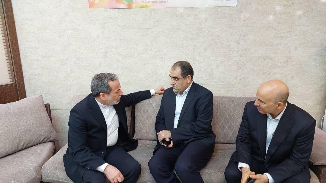 Der iranische Außenminister besucht den Botschafter des Landes im Libanon