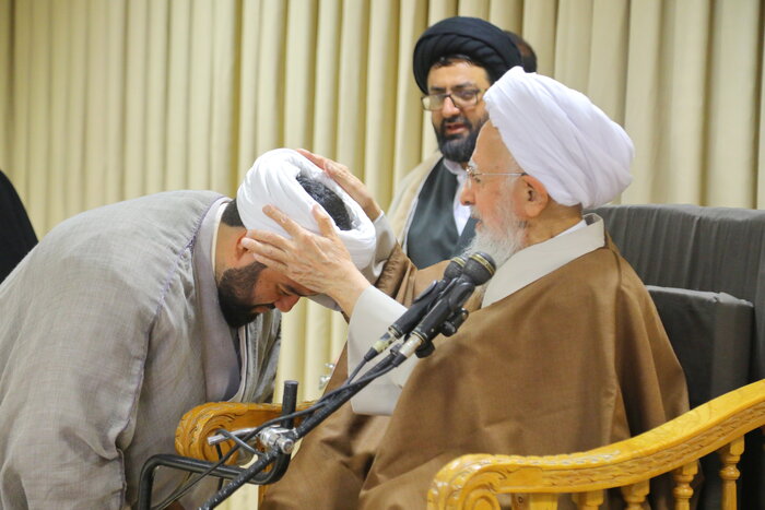 عمامهگذاری طلاب قم در روز میلاد پیامبر اکرم(ص) و امام صادق(ع)
