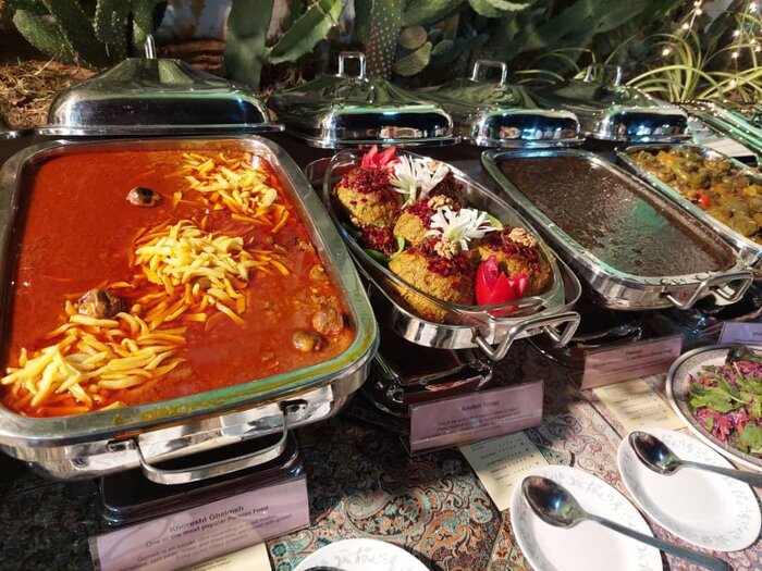 Joint table between Iran and Pakistan at the food and cooking festival in Karachi + photo