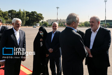 Seeing off Iran's president to New York