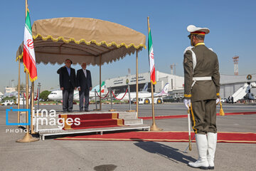 Seeing off Iran's president to New York