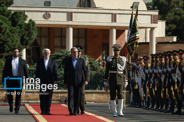 Seeing off Iran's president to New York