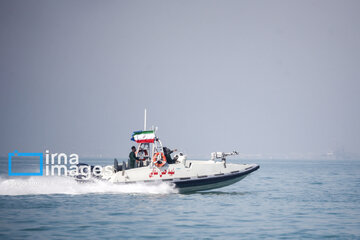 Iran's Navy parade in Bandar Abbas