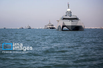 Iran's Navy parade in Bandar Abbas