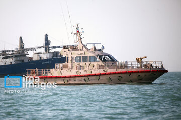 Iran's Navy parade in Bandar Abbas