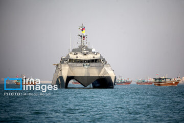 Iran's Navy parade in Bandar Abbas