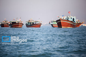 Iran's Navy parade in Bandar Abbas