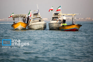 Iran's Navy parade in Bandar Abbas