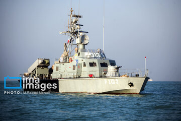 Iran's Navy parade in Bandar Abbas