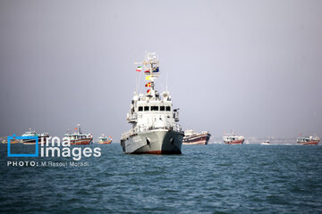 Iran's Navy parade in Bandar Abbas