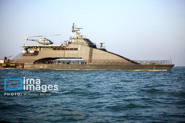 Iran's Navy parade in Bandar Abbas