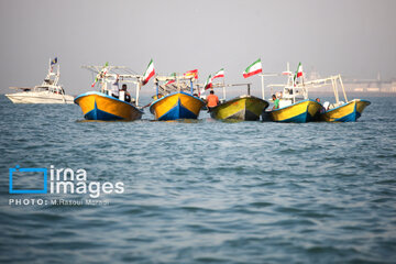 Iran's Navy parade in Bandar Abbas