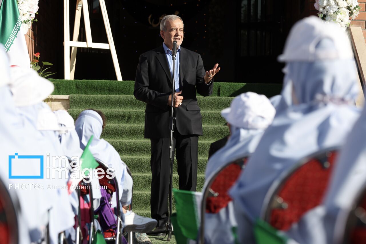 President Pezeshkian rings opening bell of new school year