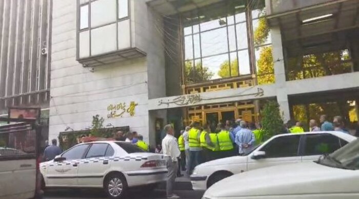 انتقاد از ازدیاد نصب دکل‌های مخابراتی در پشت‌بام‌ منازل تهران