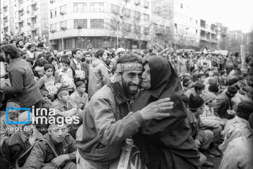 هشت سال دفاع مقدس: نماد ایستادگی و همبستگی ملی