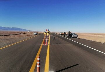 معاون وزیر راه بر تکمیل پروژه دوبانده‌کردن جاده‌های کنگاور تاکید کرد