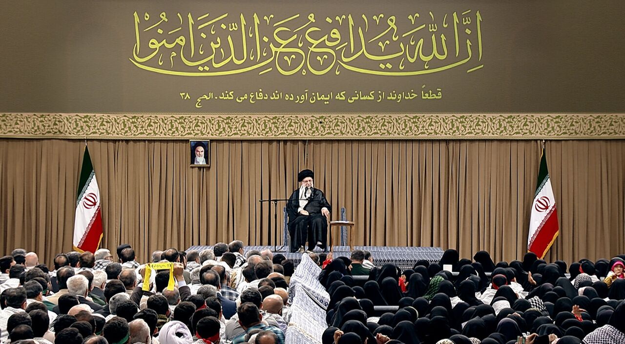 Hezbollah carrying out major sacrifices, will emerge victorious: Supreme Leader