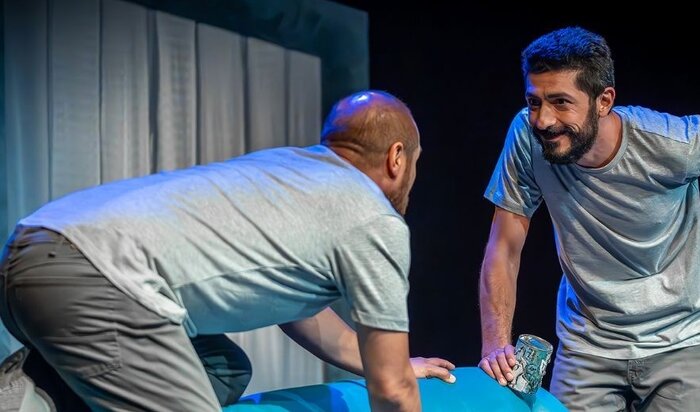 «من و گربهی پری»؛ روایت یک اسارت شیک