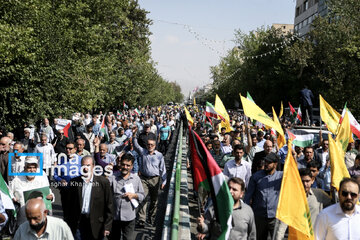 El pueblo de Teherán marcha para condenar los crímenes del régimen sionista