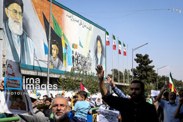 El pueblo de Teherán marcha para condenar los crímenes del régimen sionista