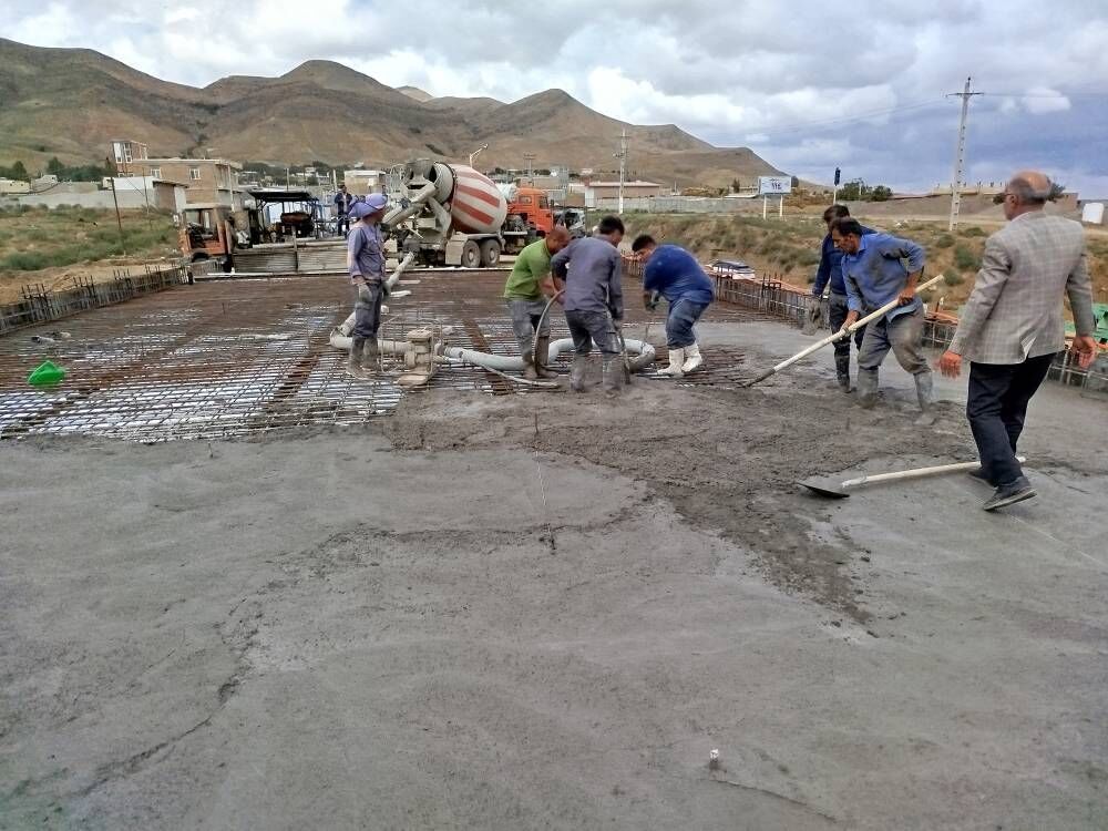 پل انجیرلو در جاده گرمی_بیله سوار اواخر مهرماه زیربار ترافیک می رود