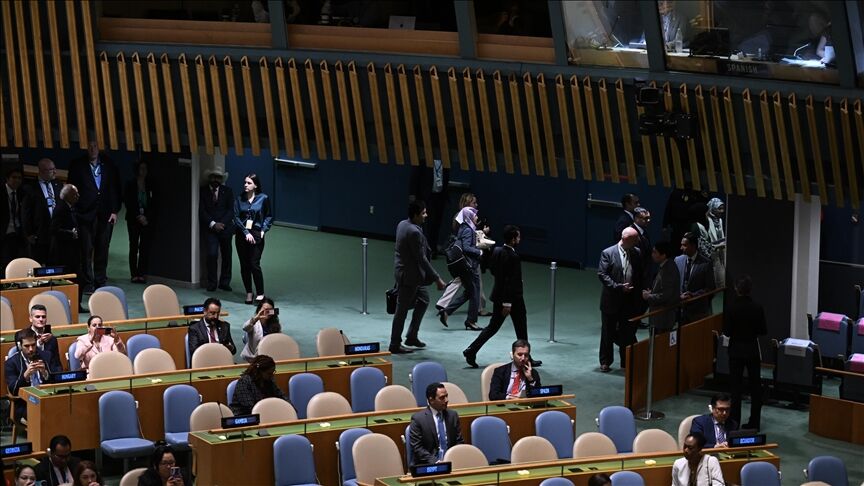 World delegations walk out of UN General Assembly as Netanyahu appears