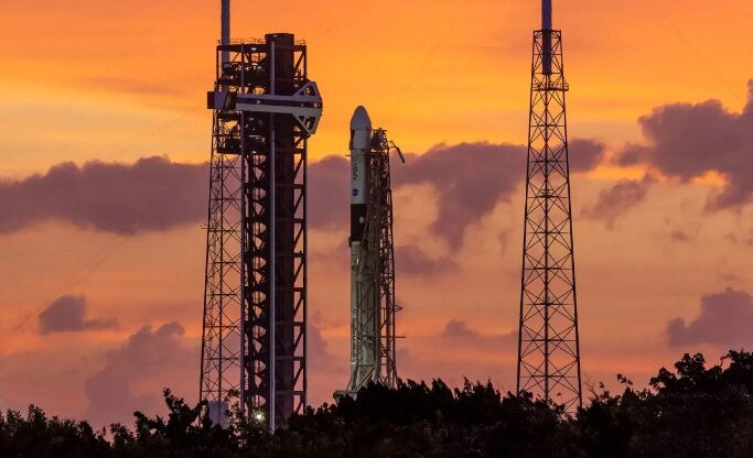 اسپیسایکس برای اولین پرتاب با خدمه از سکویی جدید آماده است