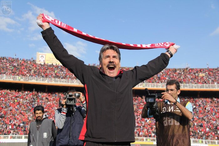 تلنگر به مدیران غیر «اصولی» در روز دلتنگی مرد پرتغالی برای تراکتوریها