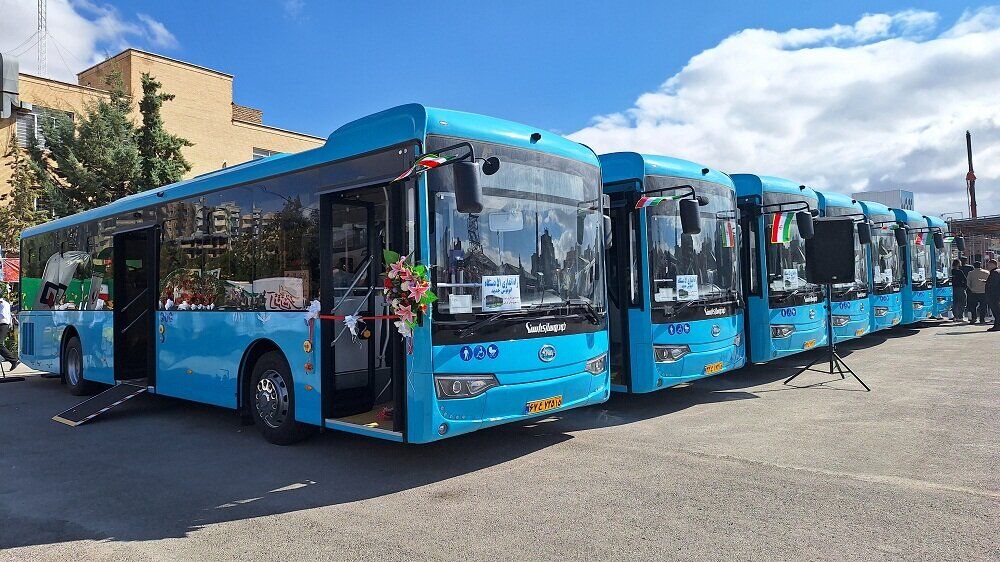 ۵۱ دستگاه اتوبوس جدید در تبریز رونمایی شد ۵۱ دستگاه اتوبوس جدید در تبریز رونمایی شد