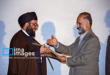 Les images archives du martyr Seyed Hassan Nasrallah