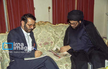 Les images archives du martyr Seyed Hassan Nasrallah