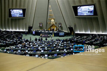 La sesión abierta del Parlamento iraní