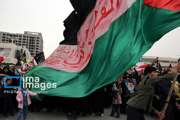 Demonstration in Mashhad to condemn Zionist regime's crimes