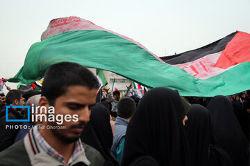 Demonstration in Mashhad to condemn Zionist regime's crimes